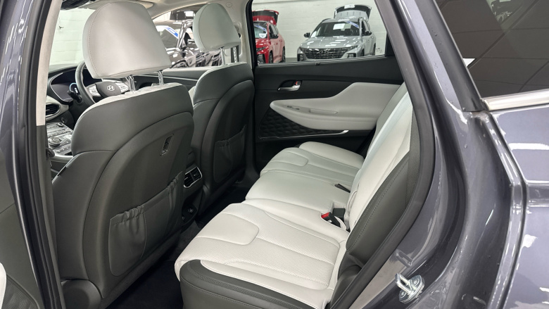 Hyundai SANTA FE 1.6 TGDi Plug-in Hybrid Ultimate 5dr 4WD Auto Estate